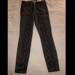 STS Blue NEW w/tags Ellie Snake Print Skinny Jeans